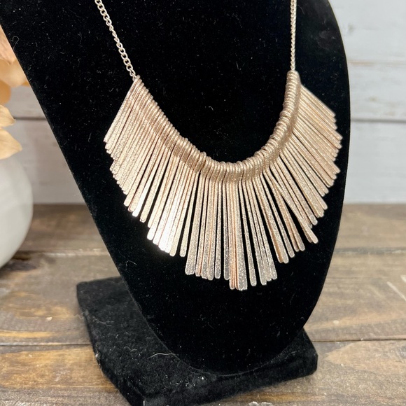 DANIELA SWAEBE Gala Rose Gold Tone Collar Statement Necklace - Picture 2 of 8